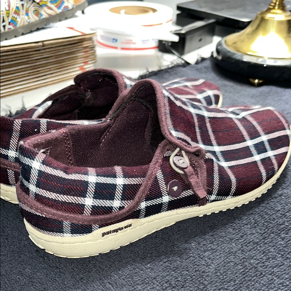 Patagonia White and Maroon Slip-On Loafers - Picture 6 of 11